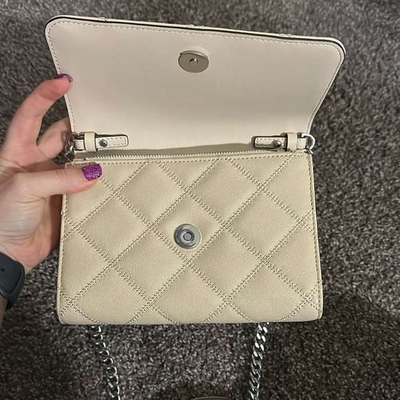 Tory Burch Beige Cream Quilted Leather crossbody with silver hardware - Picture 8 of 13